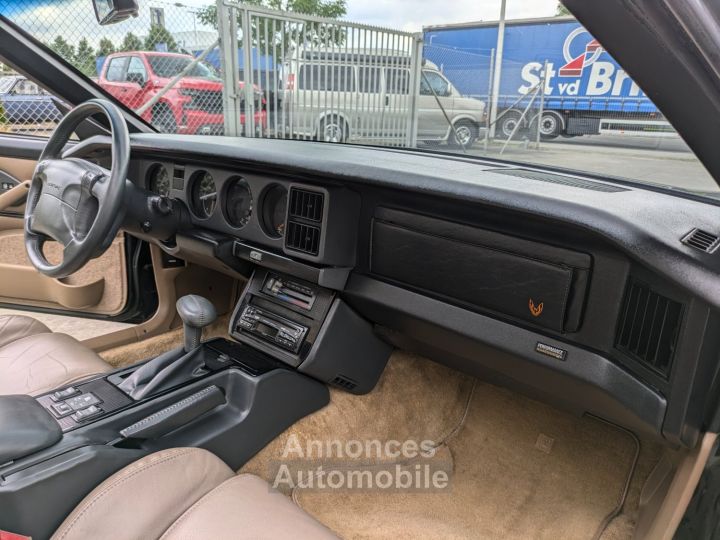 Pontiac Trans Am firebird trans-am full cabriolet - 35