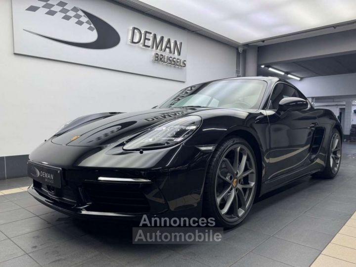 Porsche 718 Cayman - 1