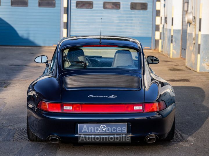 Porsche 911 / 993 Carrera - 1