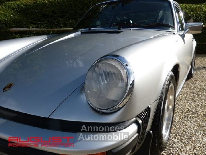 Porsche 911 2.7 1975 25 Anniversary - 8