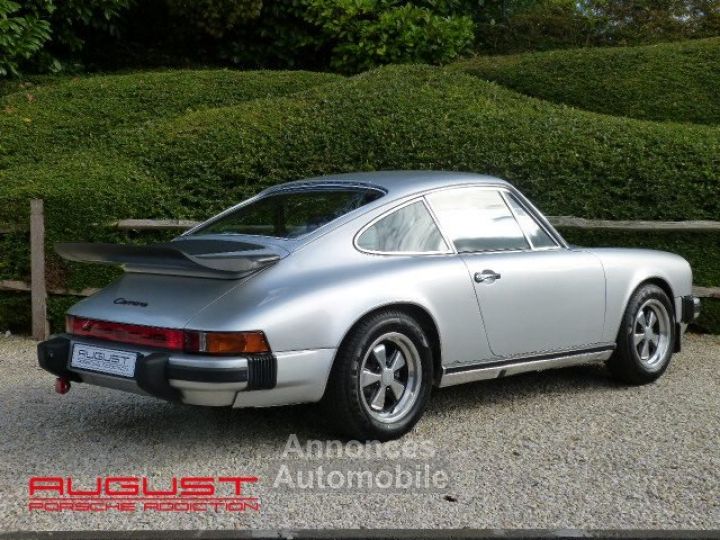 Porsche 911 2.7 1975 25 Anniversary - 12