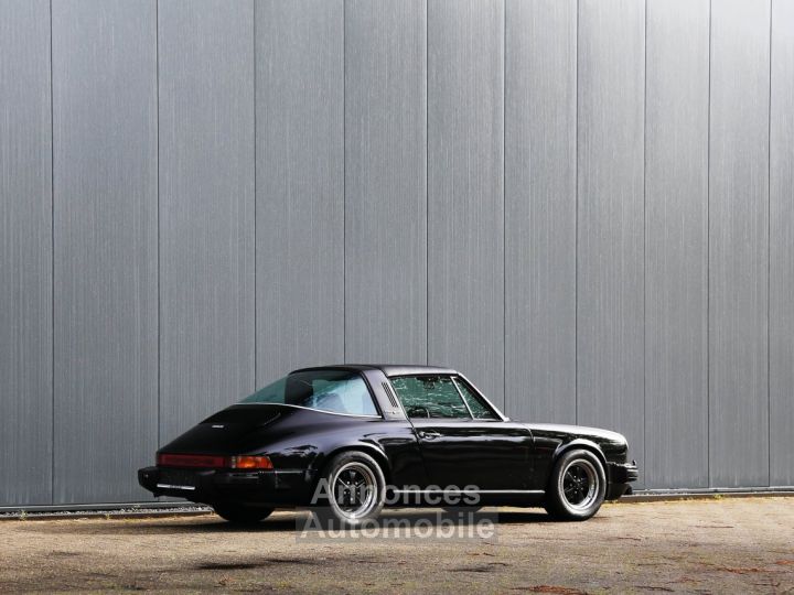 Porsche 911 2.7S Targa 2.7L Flat Six producing 165 bhp - 7