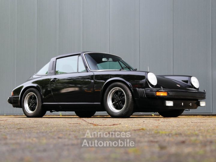 Porsche 911 2.7S Targa 2.7L Flat Six producing 165 bhp - 11