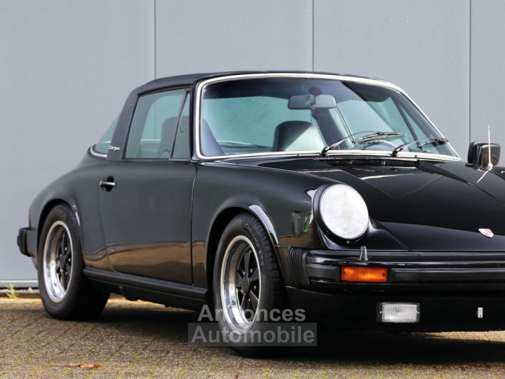 Porsche 911 2.7S Targa 2.7L Flat Six producing 165 bhp - 15