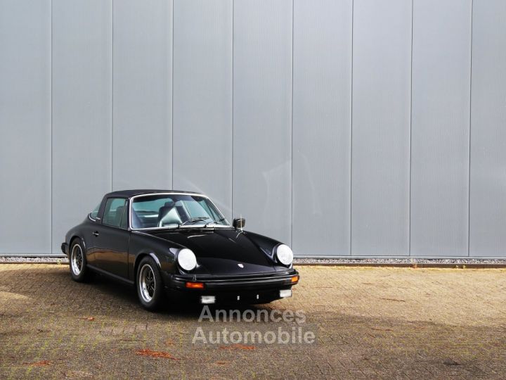 Porsche 911 2.7S Targa 2.7L Flat Six producing 165 bhp - 16