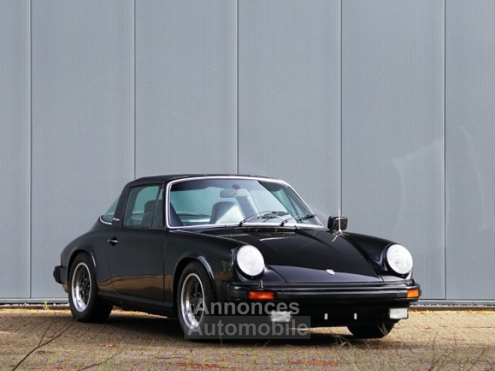 Porsche 911 2.7S Targa 2.7L Flat Six producing 165 bhp - 18