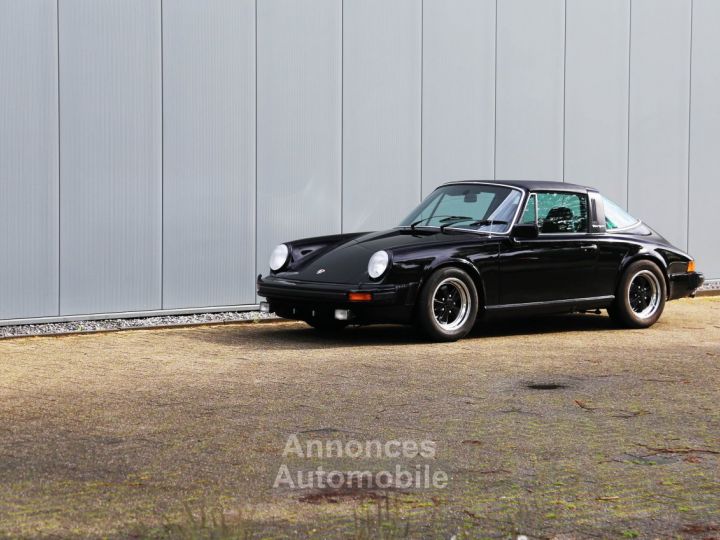 Porsche 911 2.7S Targa 2.7L Flat Six producing 165 bhp - 28