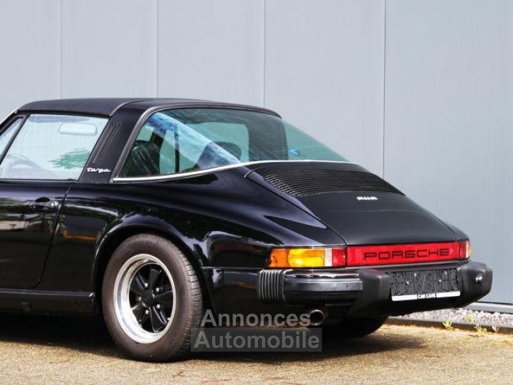 Porsche 911 2.7S Targa 2.7L Flat Six producing 165 bhp - 34