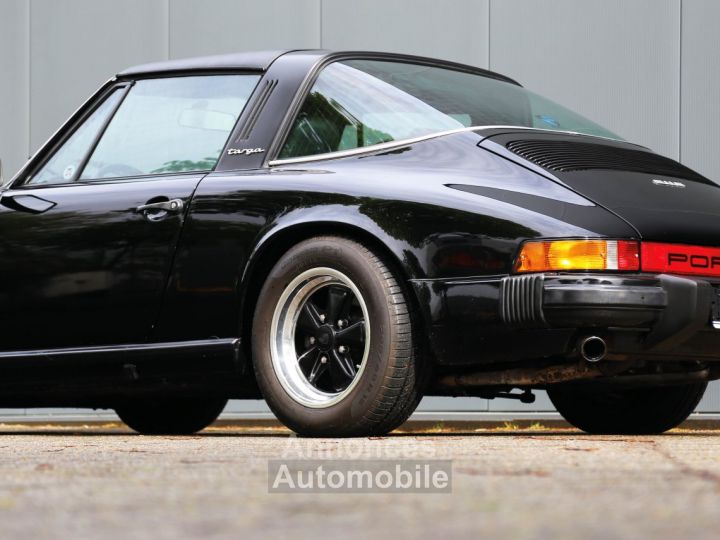 Porsche 911 2.7S Targa 2.7L Flat Six producing 165 bhp - 36