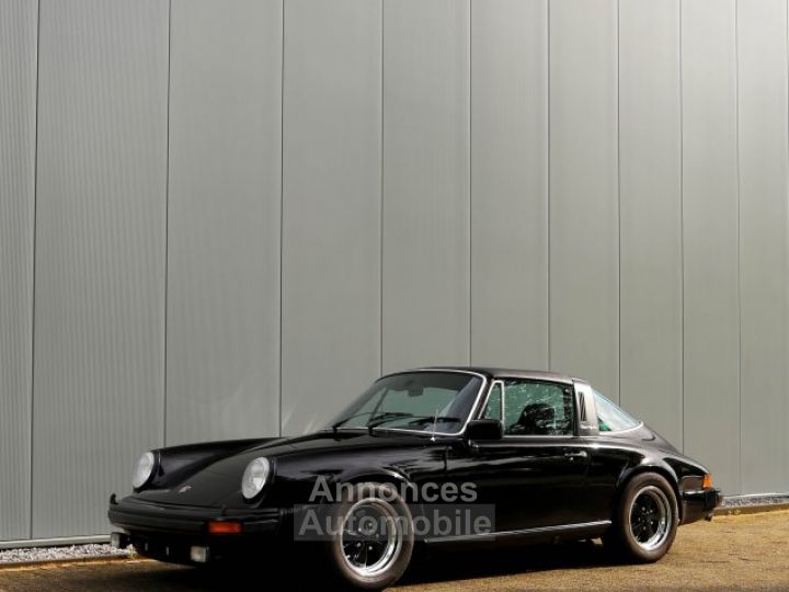 Porsche 911 2.7S Targa 2.7L Flat Six producing 165 bhp - 39