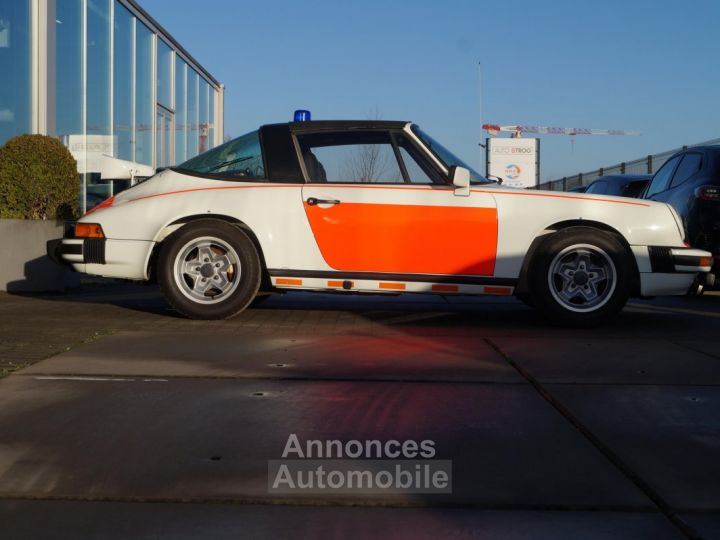 Porsche 911 3.0 SC Targa Rijkspolitie “Alex 82” - 10