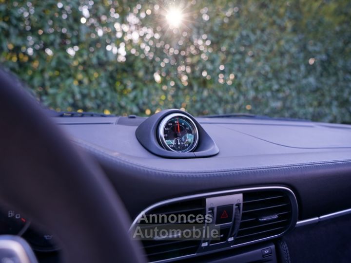 Porsche 911 911 Carrera 4 GTS Type 997 Phase 2 PDK - Echappement Sport - Toit Ouvrant - Sièges Chauffants - Volant Alcantara - Carnet Complet - Pack Chrono - Cuir - 21