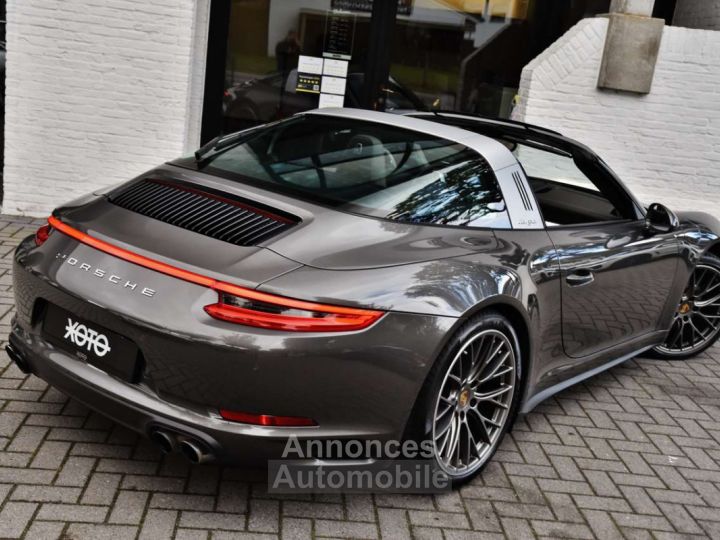 Porsche 911 991 C4 TARGA - 21