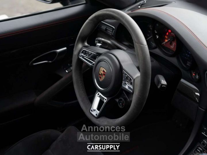 Porsche 911 991.2 Carrera 2 GTS RWD - Bose - 18 way - camera - 11