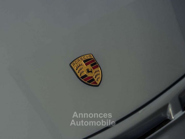 Porsche 911 996 CARRERA 4 - 12