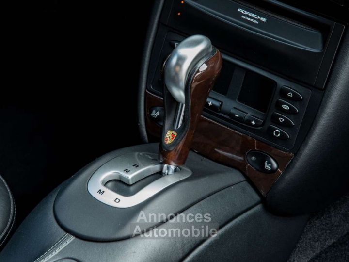 Porsche 911 996 CARRERA 4 - 32