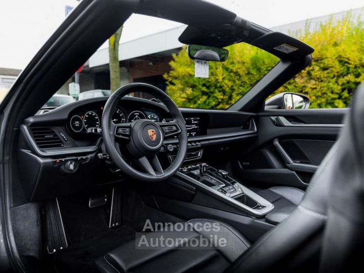 Porsche 911 Carrera Cabrio PDK - 9