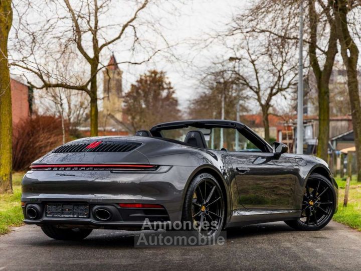 Porsche 911 Carrera Cabrio PDK - 23