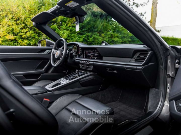 Porsche 911 Carrera Cabrio PDK - 26