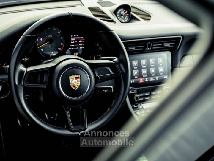 Porsche 911 GT3 TOURING - 14