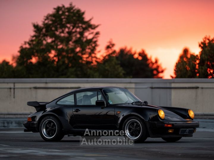 Porsche 911 "Turbo" - 1