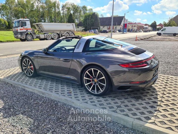 Porsche 911 Targa - 3