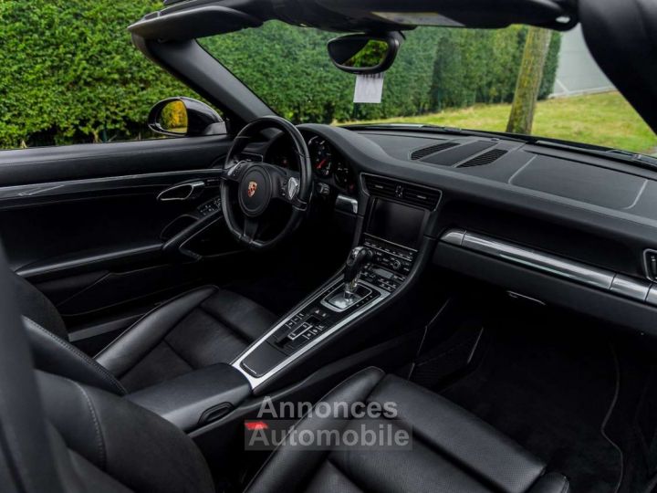 Porsche 911 Targa Carrera 4 PDK - 12