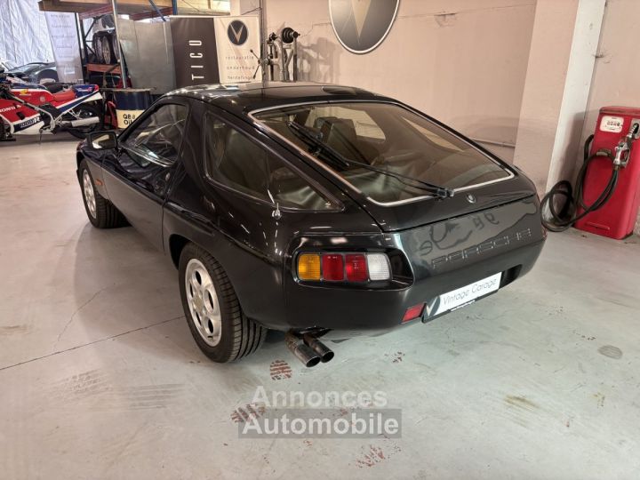 Porsche 928 - 15