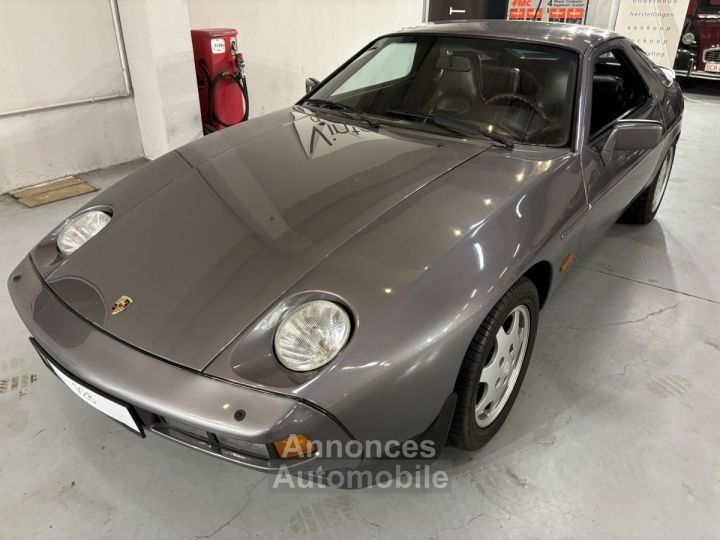 Porsche 928 S - 11