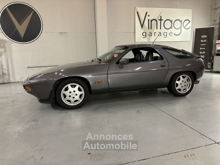 Porsche 928 S - 13