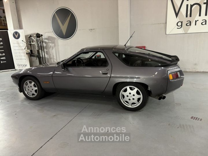 Porsche 928 S - 15