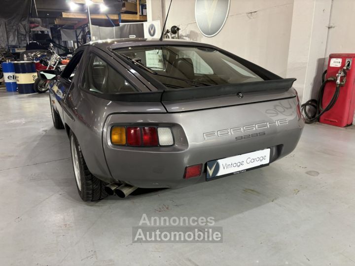 Porsche 928 S - 18