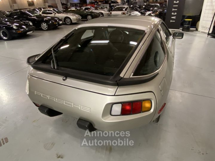 Porsche 928 S - 19