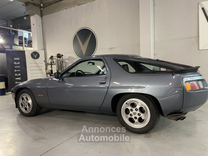 Porsche 928 S - 14