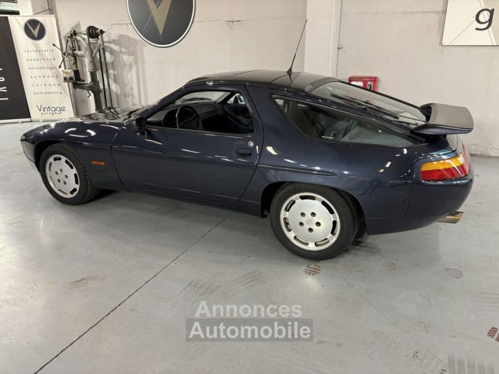 Porsche 928 S4 - 10