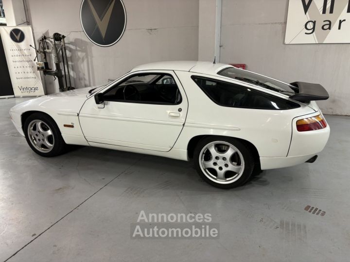 Porsche 928 S4 - 13