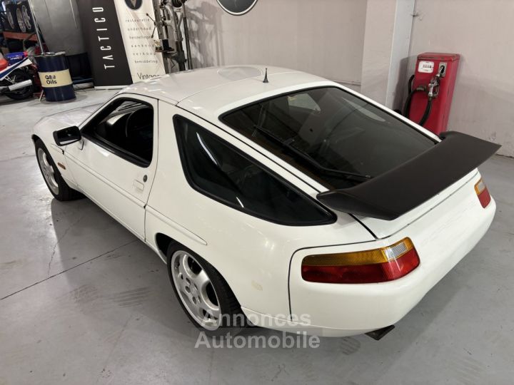 Porsche 928 S4 - 15