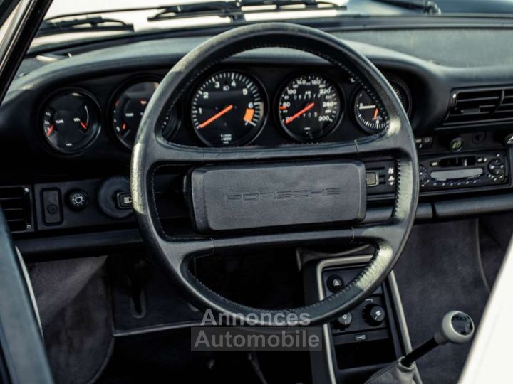 Porsche 930 911 CARRERA CABRIOLET - 23