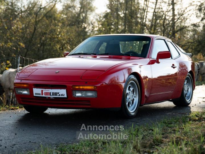 Porsche 944 Turbo - 1