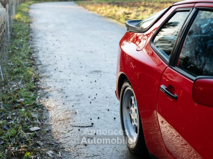 Porsche 944 Turbo - 15