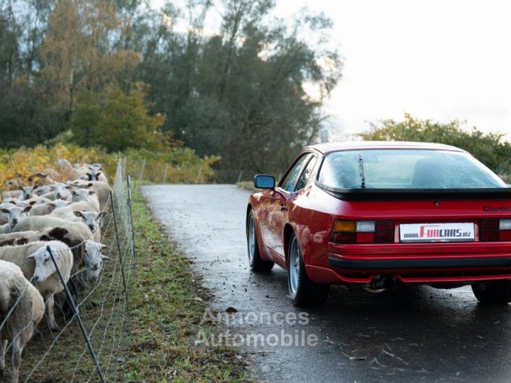 Porsche 944 Turbo - 24