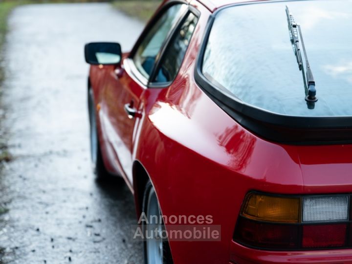 Porsche 944 Turbo - 25