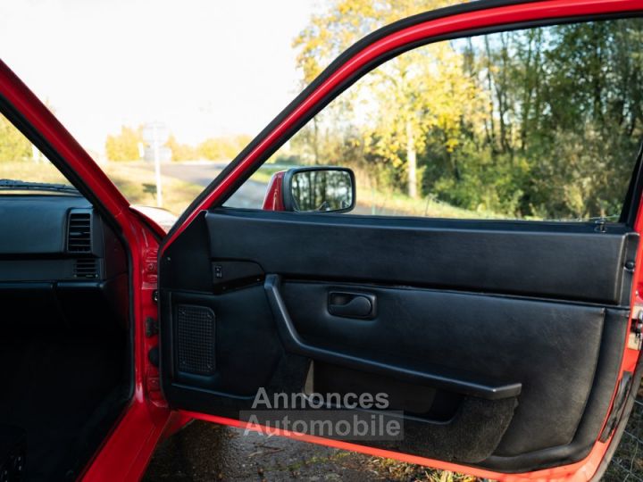 Porsche 944 Turbo - 44