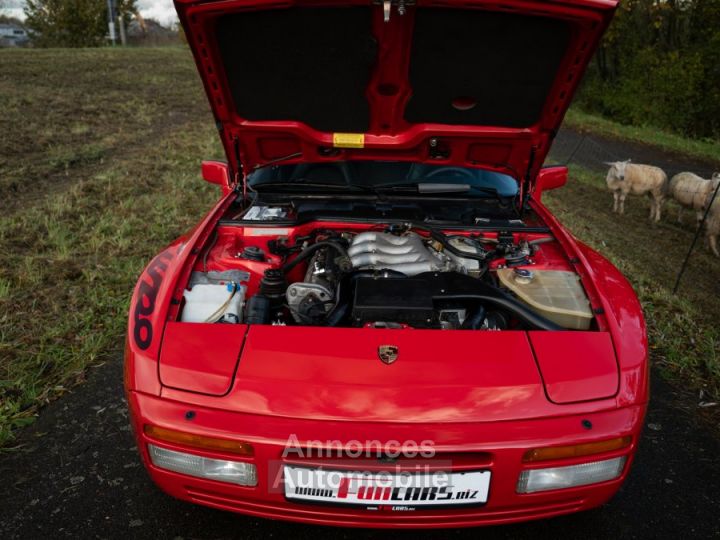 Porsche 944 Turbo - 50