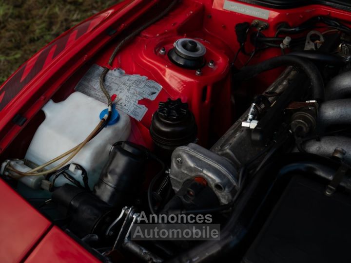 Porsche 944 Turbo - 53