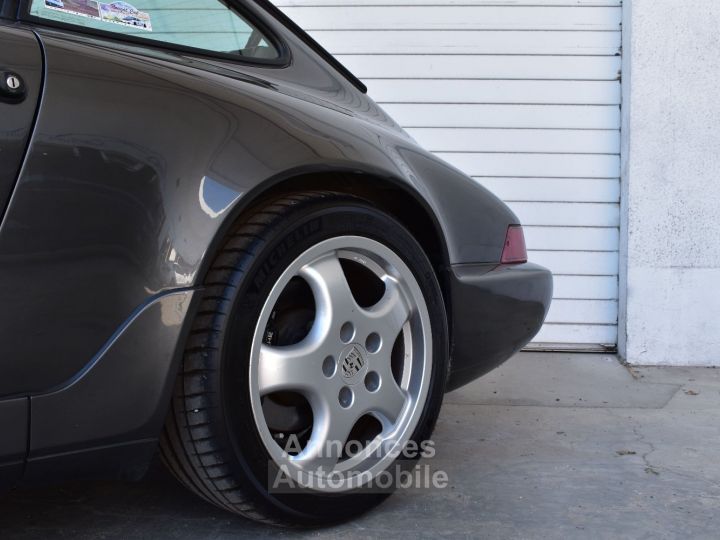 Porsche 964 Carrera 4 - 17