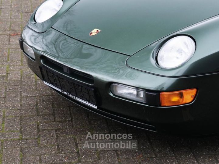 Porsche 968 convertible with manual transmission 3.0L 16-valve inline-four engine 239 HP - 15