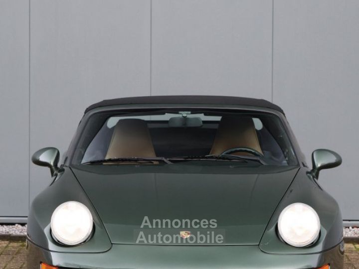 Porsche 968 convertible with manual transmission 3.0L 16-valve inline-four engine 239 HP - 17