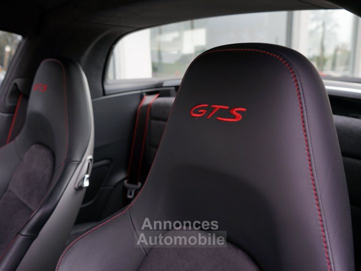 Porsche 991 Ph. 1 Targa 4 GTS 430 Ch PDK - 1.295 €/mois - Pack Intérieur GTS Cuir/Alcantara Avec Surpiqûres Rouges - Caméra - APPLE CarPlay - Garantie 12 Mois - 36