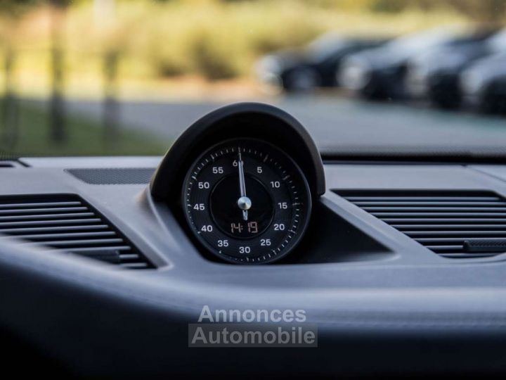 Porsche 992 911 TARGA 4S - 33